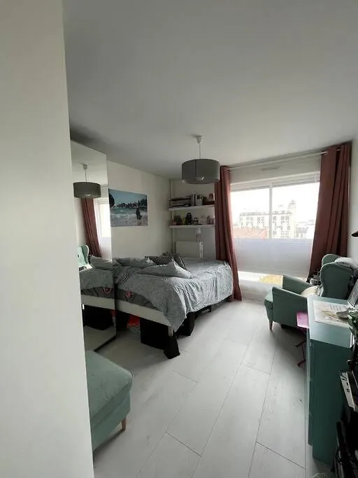 Montmartre With A View And Swimming Pool Access Parijs
