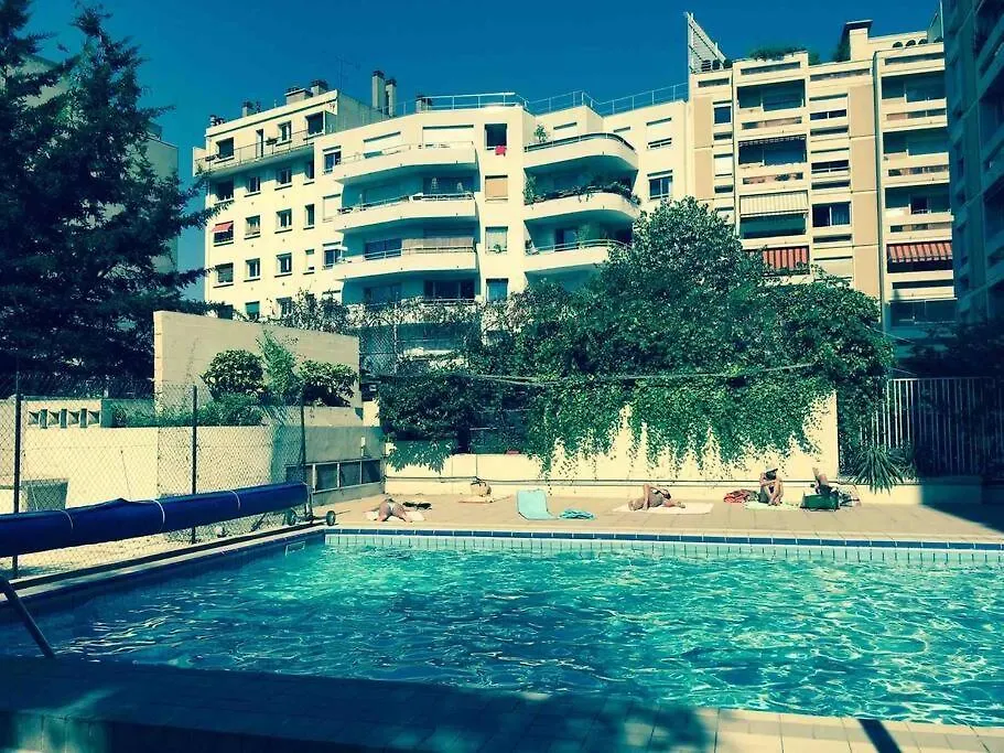 Montmartre With A View And Swimming Pool Access Parijs